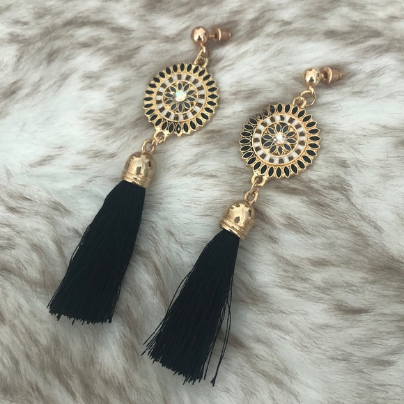 Shasa Jewelry - SOLD 🧡 NWT Black Tassel Earrings